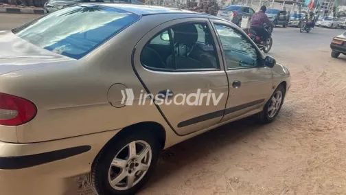 رينو ميجان 2001 ذهبي مستعملة للبيع - 8