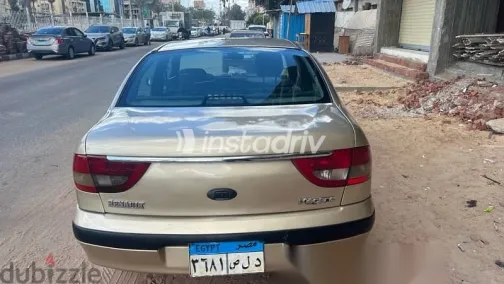 رينو ميجان 2001 ذهبي مستعملة للبيع - 10