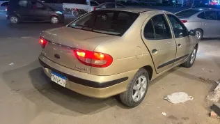 رينو ميجان 2001 ذهبي مستعملة للبيع