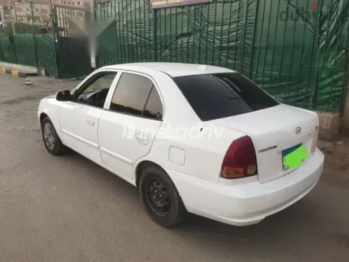 هيونداي فيرنا 2015 أبيض مستعملة للبيع - 2