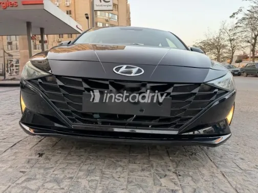 هيونداي إلنترا 2021 أسود مستعملة للبيع - 1