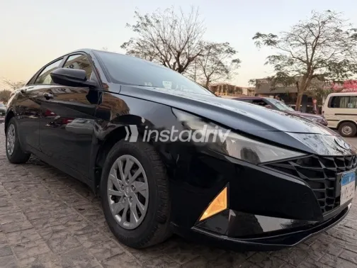 هيونداي إلنترا 2021 أسود مستعملة للبيع - 3
