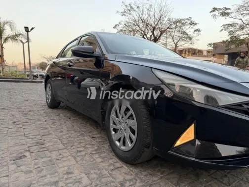 هيونداي إلنترا 2021 أسود مستعملة للبيع - 4