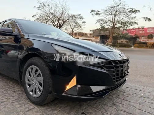 هيونداي إلنترا 2021 أسود مستعملة للبيع - 5