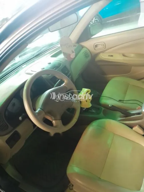 نيسان صنى 2012 برونزي مستعملة للبيع - 4