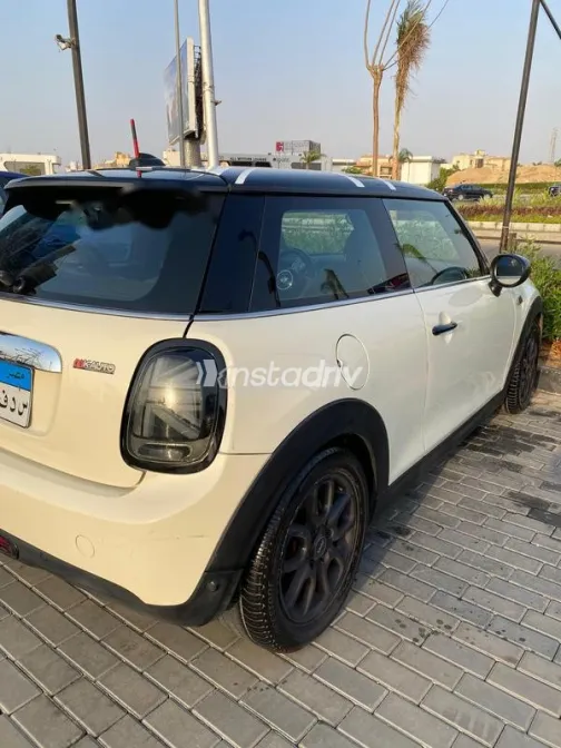 مينى كوبر 2021 أبيض مستعملة للبيع - 1