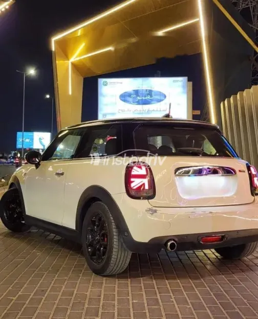 مينى كوبر 2021 أبيض مستعملة للبيع - 3