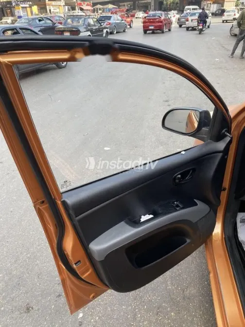 Hyundai I10 2015 Orange Used for Sale - 5