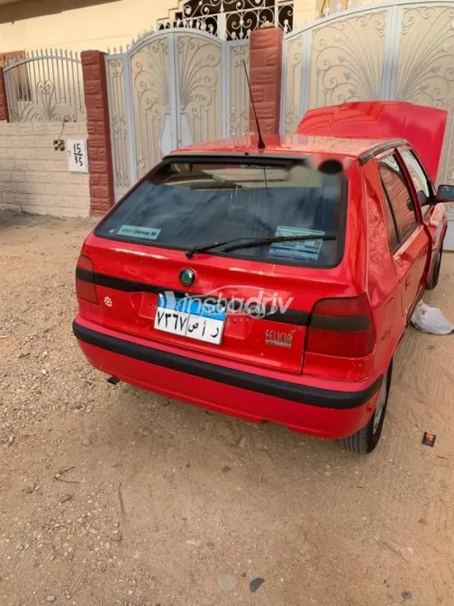 سكودا فيليشيا 2001 أحمر مستعملة للبيع - 3