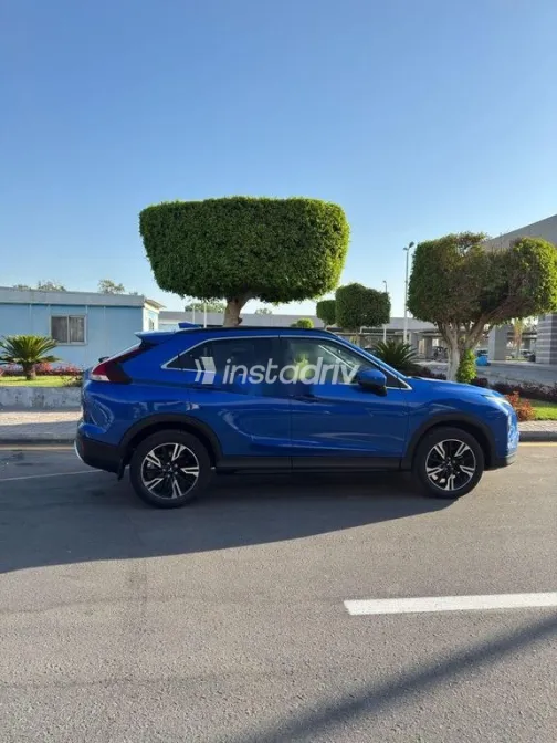 ميتسوبيشي اكليبس كروس 2025 أزرق مستعملة للبيع - 2