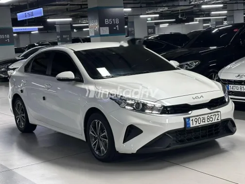 كيا K3 2023 أبيض مستعملة للبيع - 2