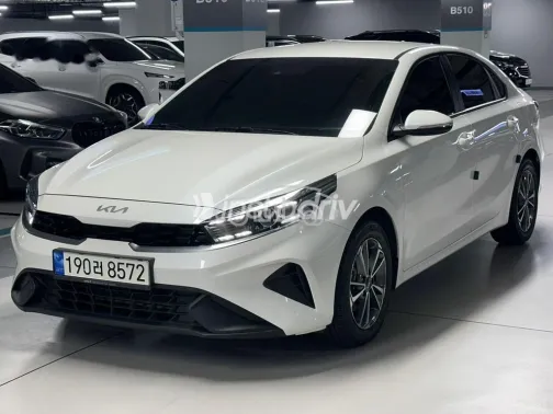 كيا K3 2023 أبيض مستعملة للبيع - 3