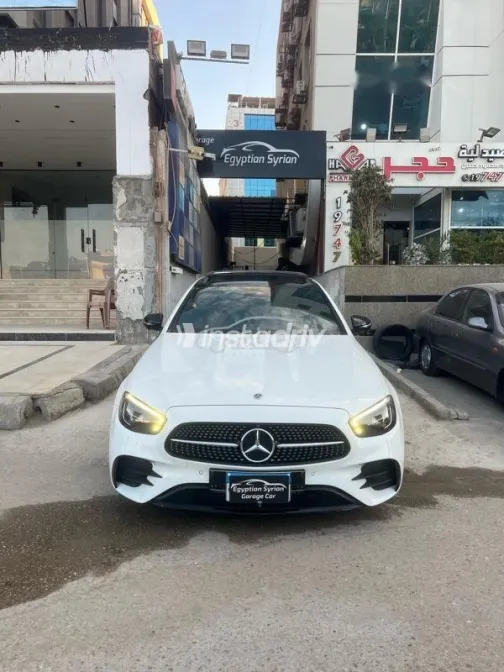 مرسيدس E 200 2023 أبيض مستعملة للبيع - 1