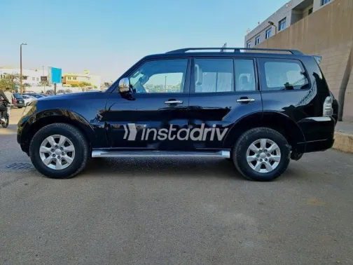 Mitsubishi Pajero 2015 Black Used for Sale - 2