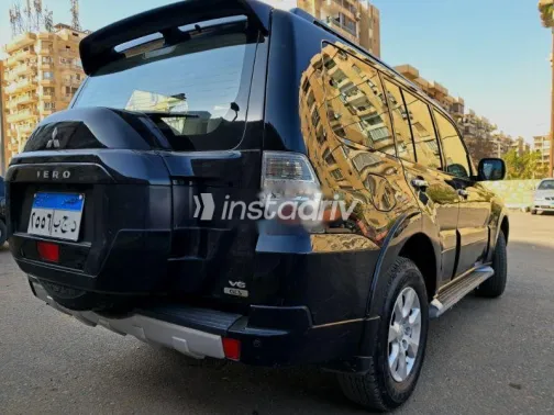 Mitsubishi Pajero 2015 Black Used for Sale - 3