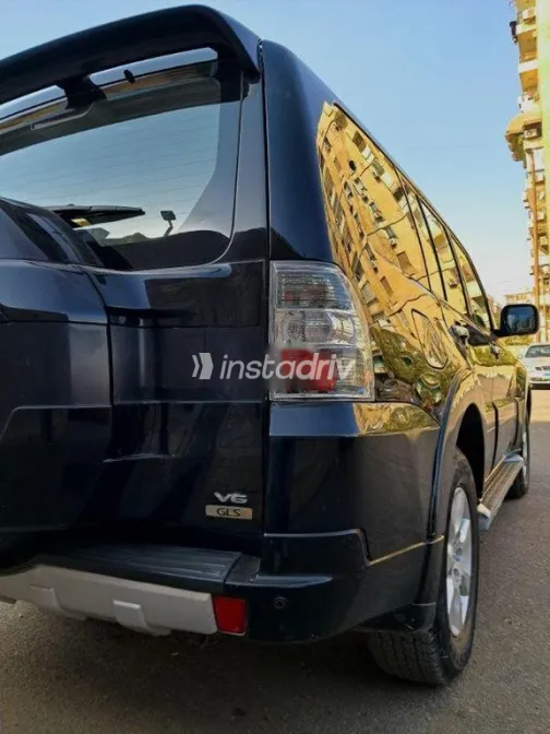 Mitsubishi Pajero 2015 Black Used for Sale - 4