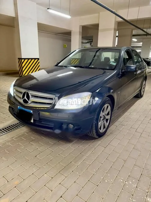 Mercedes C 180 2010 Gray Used for Sale - 2