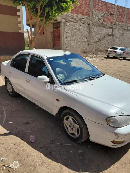 Kia Sephia 2001 White Used for Sale - 2