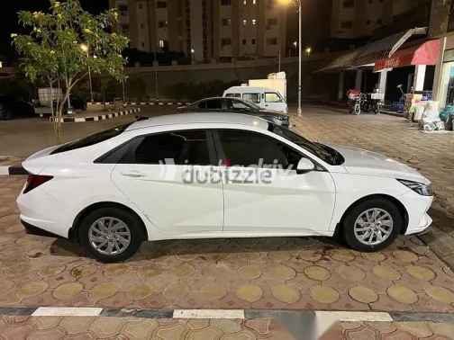 هيونداي إلنترا 2021 أبيض مستعملة للبيع - 1