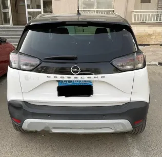 اوبل كروس لاند 2022 أبيض مستعملة للبيع