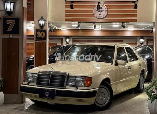 مرسيدس E 230 1991 بيج مستعملة للبيع - 2