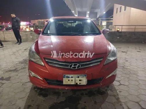 هيونداي سولاريس 2017 أبيض مستعملة للبيع - 2