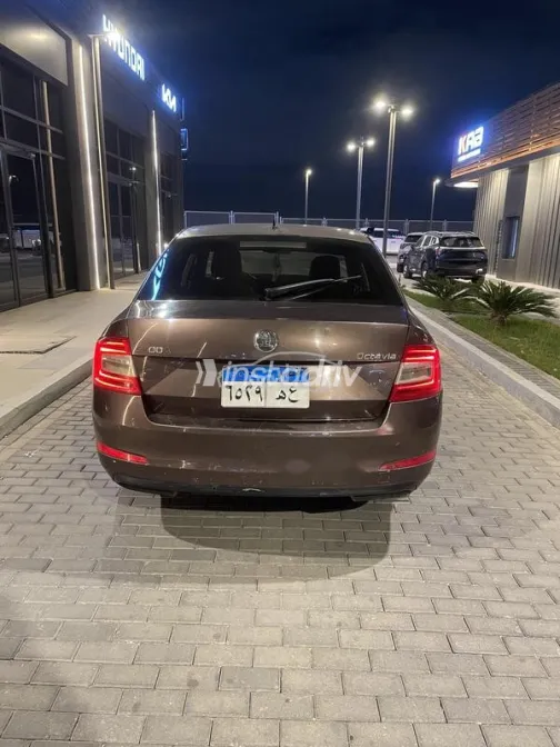 سكودا اوكتافيا A7 2016 موكا مستعملة للبيع - 2