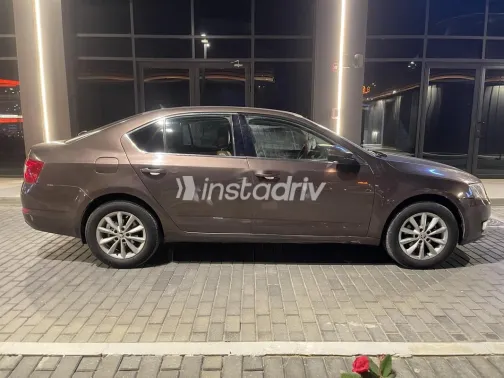 سكودا اوكتافيا A7 2016 موكا مستعملة للبيع - 5