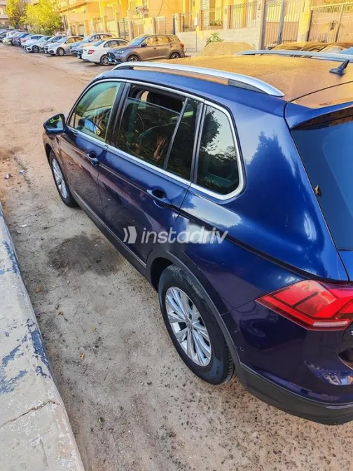 فولكس فاغن تيجون 2020 أزرق غامق مستعملة للبيع - 1