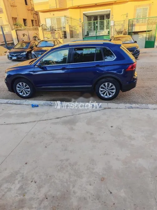 فولكس فاغن تيجون 2020 أزرق غامق مستعملة للبيع - 2