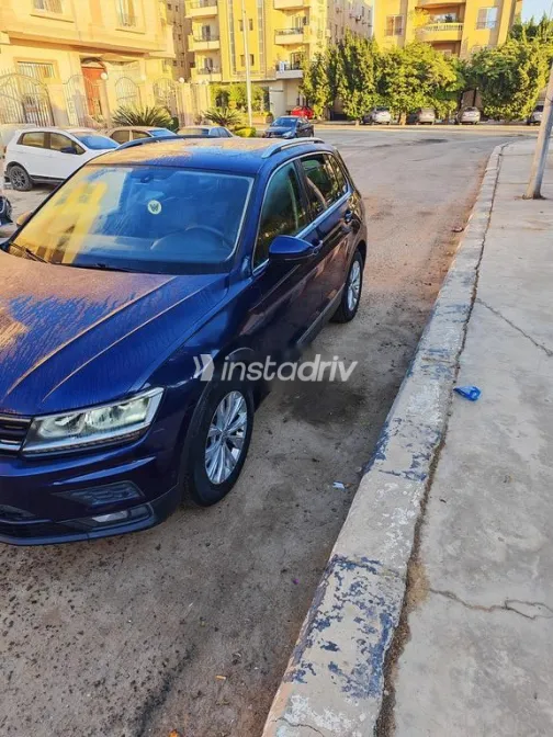 فولكس فاغن تيجون 2020 أزرق غامق مستعملة للبيع - 3