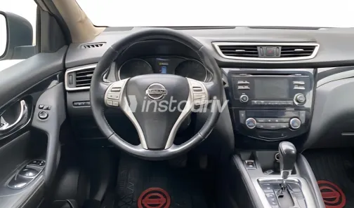 Nissan Qashqai 2017 White Used for Sale - 2