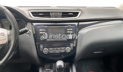 Nissan Qashqai 2017 White Used for Sale - 5