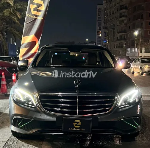 مرسيدس E 200 2020 أبيض مستعملة للبيع - 2