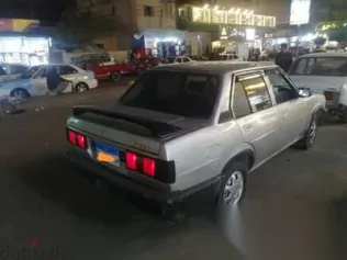 تويوتا كورولا 1983 فضي مستعملة للبيع