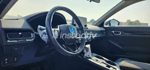 Honda Civic 2022 White Used for Sale - 1