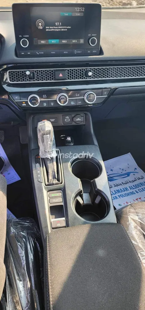 Honda Civic 2022 White Used for Sale - 9