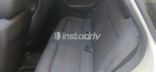 فولكس فاغن باراتى 2004 أبيض مستعملة للبيع - 3