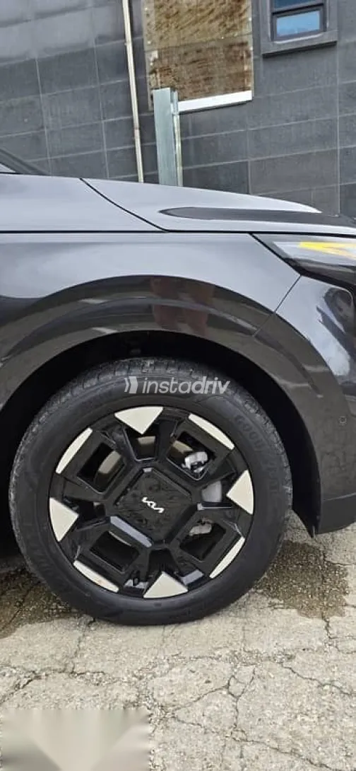 كيا كارنفال 2024 رمادي مستعملة للبيع - 7