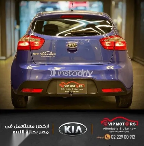 كيا ريو 2012 أزرق غامق مستعملة للبيع - 6