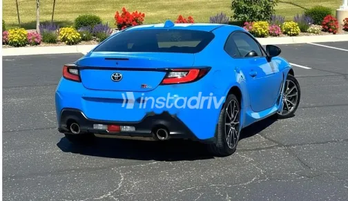 تويوتا 86 2024 أزرق غامق مستعملة للبيع - 4