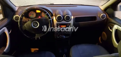 رينو لوجان 2013 فضي مستعملة للبيع - 4