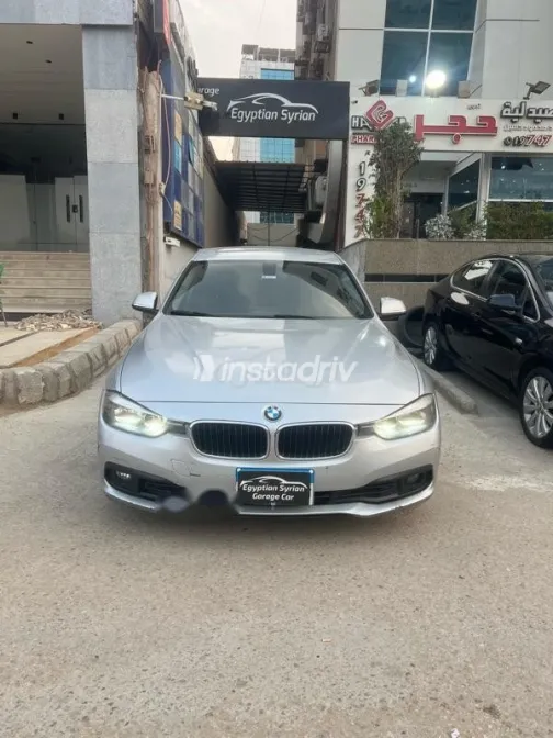 BMW 318 2016 Silver Used for Sale - 1