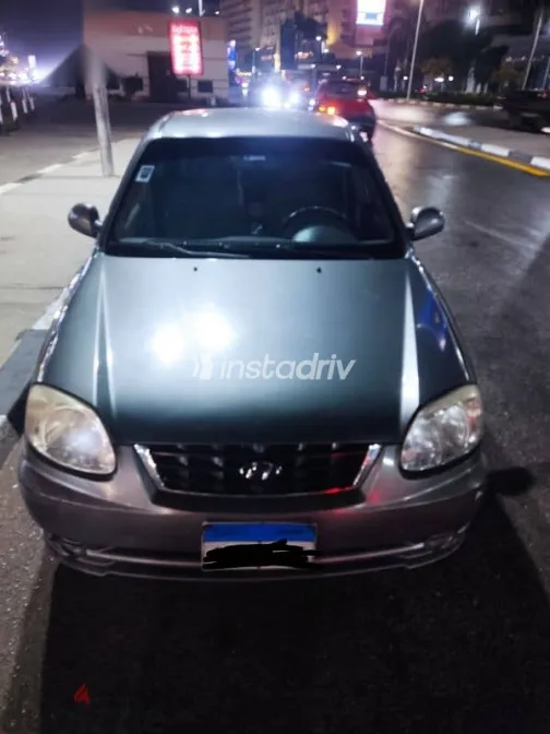 هيونداي فيرنا 2015 رمادي مستعملة للبيع - 1