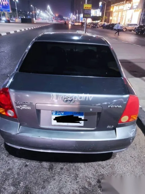 هيونداي فيرنا 2015 رمادي مستعملة للبيع - 2