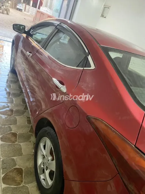 هيونداي إلنترا ام دى 2015 أحمر مستعملة للبيع - 2