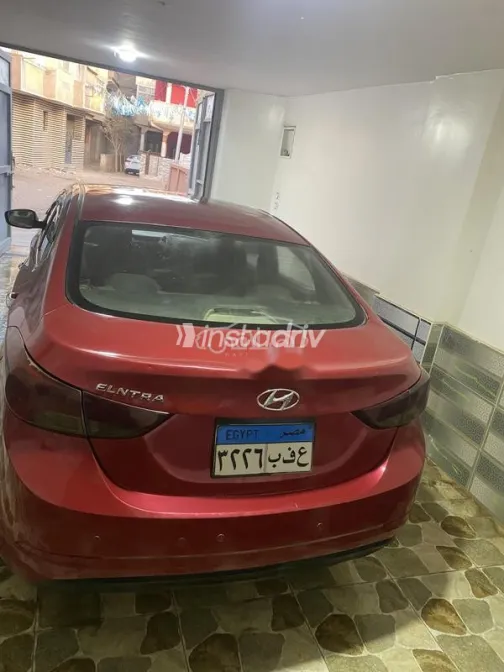 هيونداي إلنترا ام دى 2015 أحمر مستعملة للبيع - 3