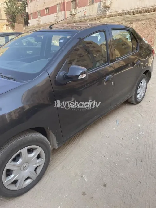 Renault Logan 2017 Black Used for Sale - 2