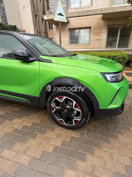 اوبل موكا 2025 أبيض مستعملة للبيع - 2