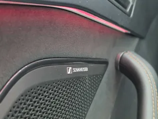 كوبرا ليون 2025 أبيض مستعملة للبيع